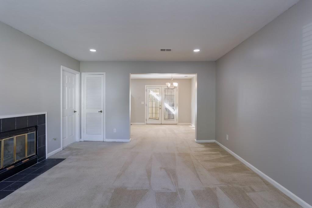 189 Holcomb Ferry Road Roswell, GA 30076 - Photo 4 of 22 Gallery Image 4