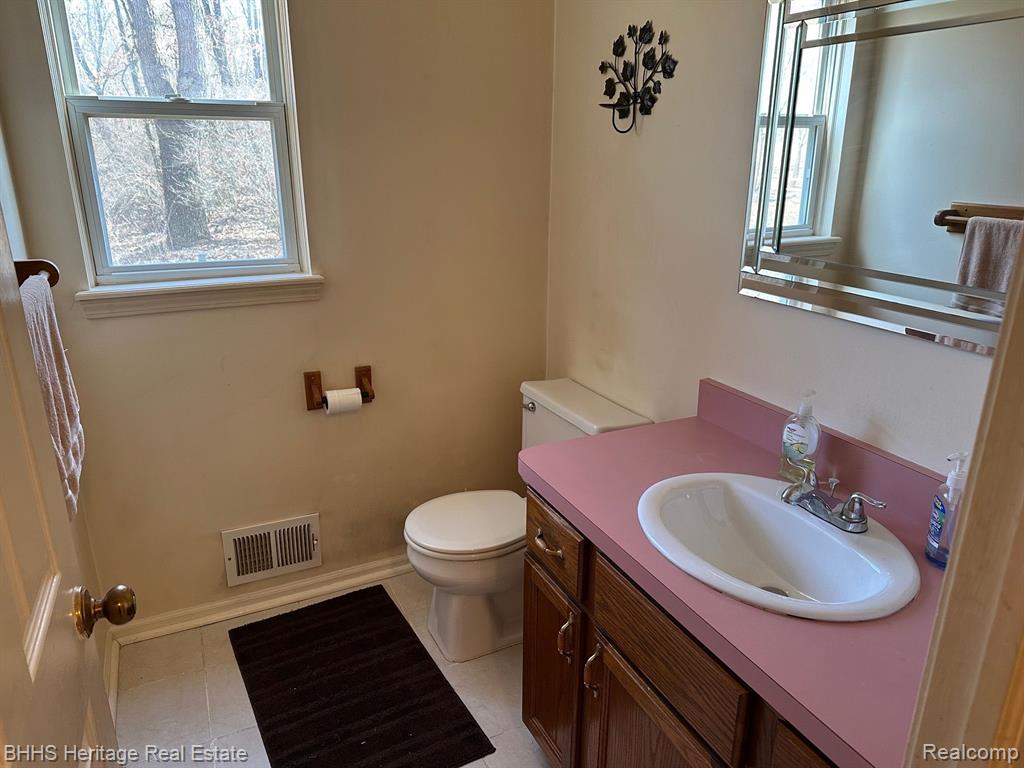 6637 Cedar Lake Road Pinckney, MI 48169 - Photo 11 of 27