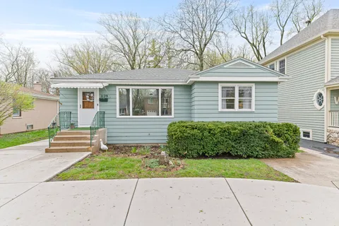 $449,000 | 1129 Osterman Avenue, Deerfield, IL 60015