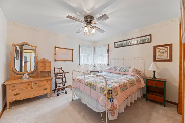 $449,000 | 1129 Osterman Avenue, Deerfield, IL 60015