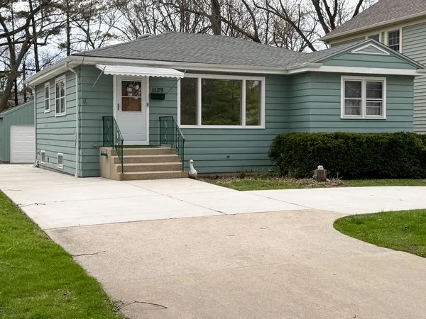 $449,000 | 1129 Osterman Avenue, Deerfield, IL 60015