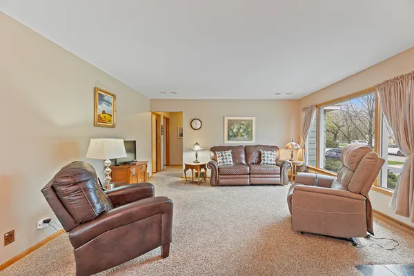 $449,000 | 1129 Osterman Avenue, Deerfield, IL 60015