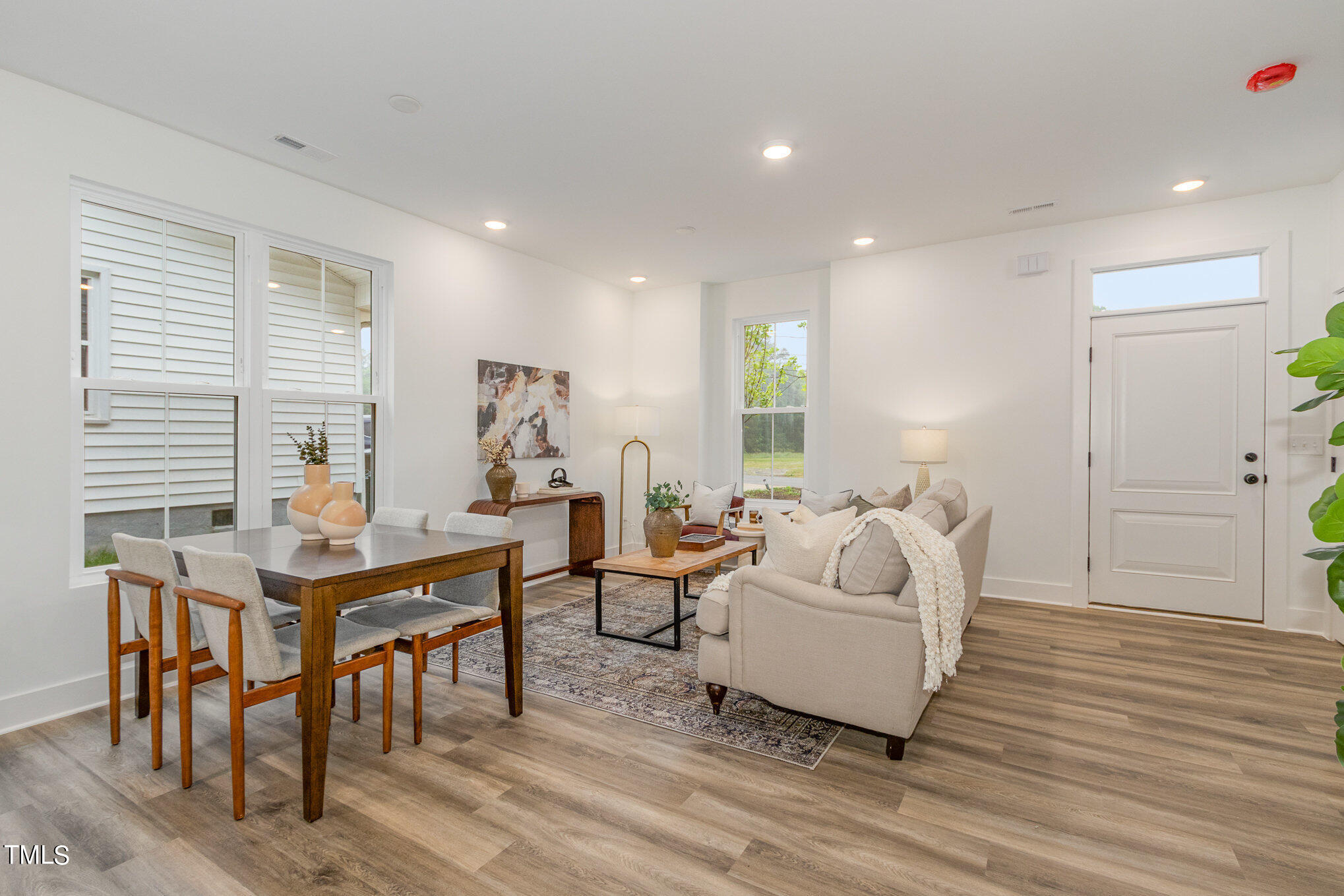 701 Martin Street Durham, NC 27704 - Photo 10 of 27 705 Martin Stagged Interior