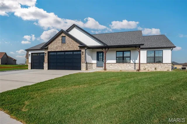 $497,800 | 5 Grant Court, Troy, IL 62294