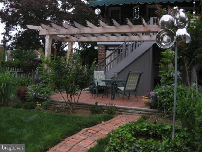 401 Stratford Road Baltimore, MD 21228 - Photo 2 of 26 Exterior (Rear)