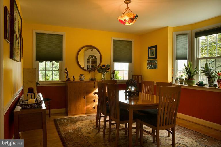 401 Stratford Road Baltimore, MD 21228 - Photo 7 of 26 Dining Room