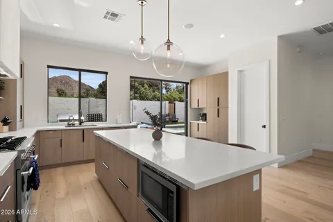 $2,189,000 | 4546 East Campbell Avenue, Phoenix, AZ 85018