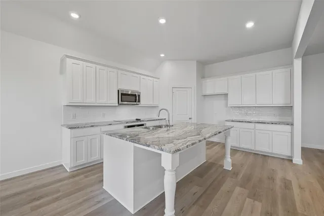 $458,392 | 144 Loveta Lane, Boyd, TX 76023