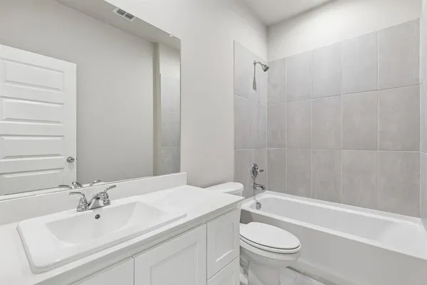 $379,990 | 1148 Del Rio Drive, Lavon, TX 75166