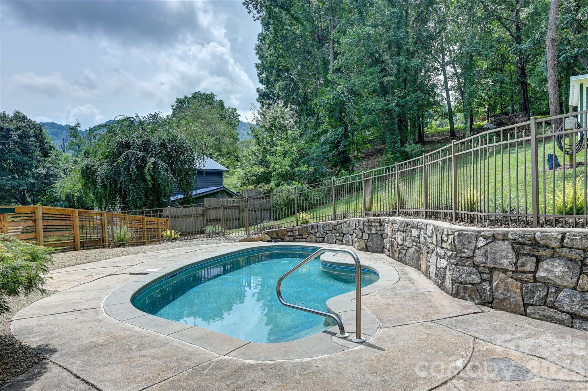 1110 Queentown Road Canton, NC 28716 - Photo 2 of 38