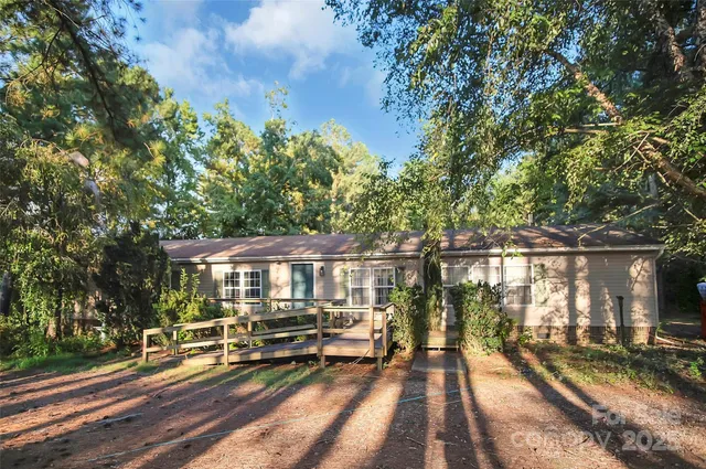 $189,900 | 122 Cicero Lane, Lawndale, NC 28090