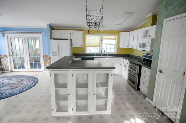 $189,900 | 122 Cicero Lane, Lawndale, NC 28090