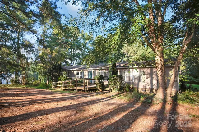 $189,900 | 122 Cicero Lane, Lawndale, NC 28090