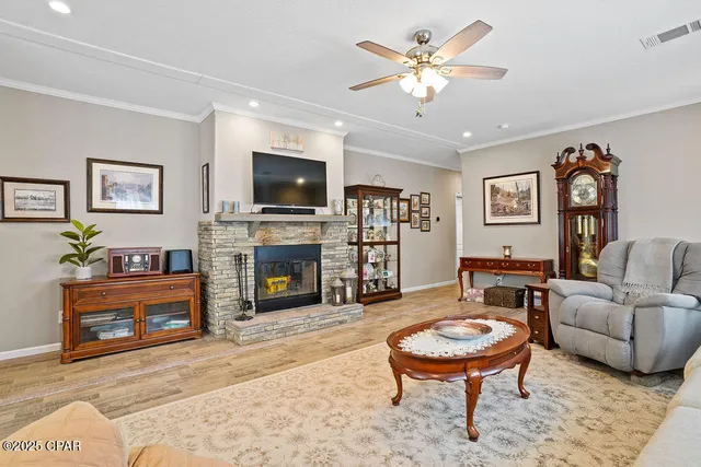 $389,900 | 7910 Sneads Landing Road, Sneads, FL 32460