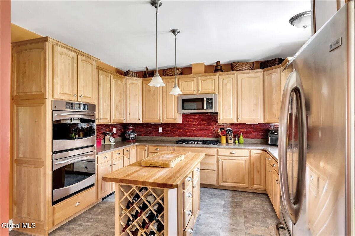 672 Lakeview Road Broadalbin, NY 12025 - Photo 13 of 87 25-672 Lakeview Rd-22