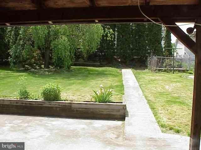 216 York Road Carlisle, PA 17013 - Photo 3 of 12 Gallery Image 3