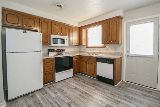 $855 | 814 Golf View Place, Unit A, Clarksville, TN 37043