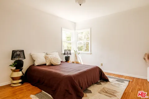 $1,099,000 | 239 West Fairview Boulevard, Inglewood, CA 90302