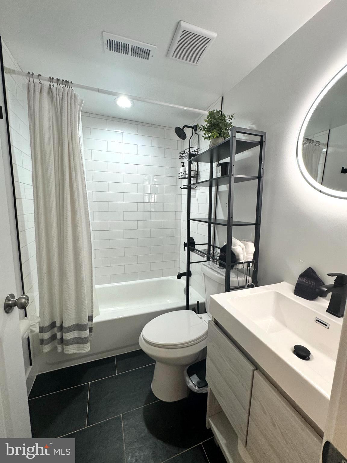 143 13th Street Northeast, Unit B Washington, DC 20002 - Photo 5 of 8