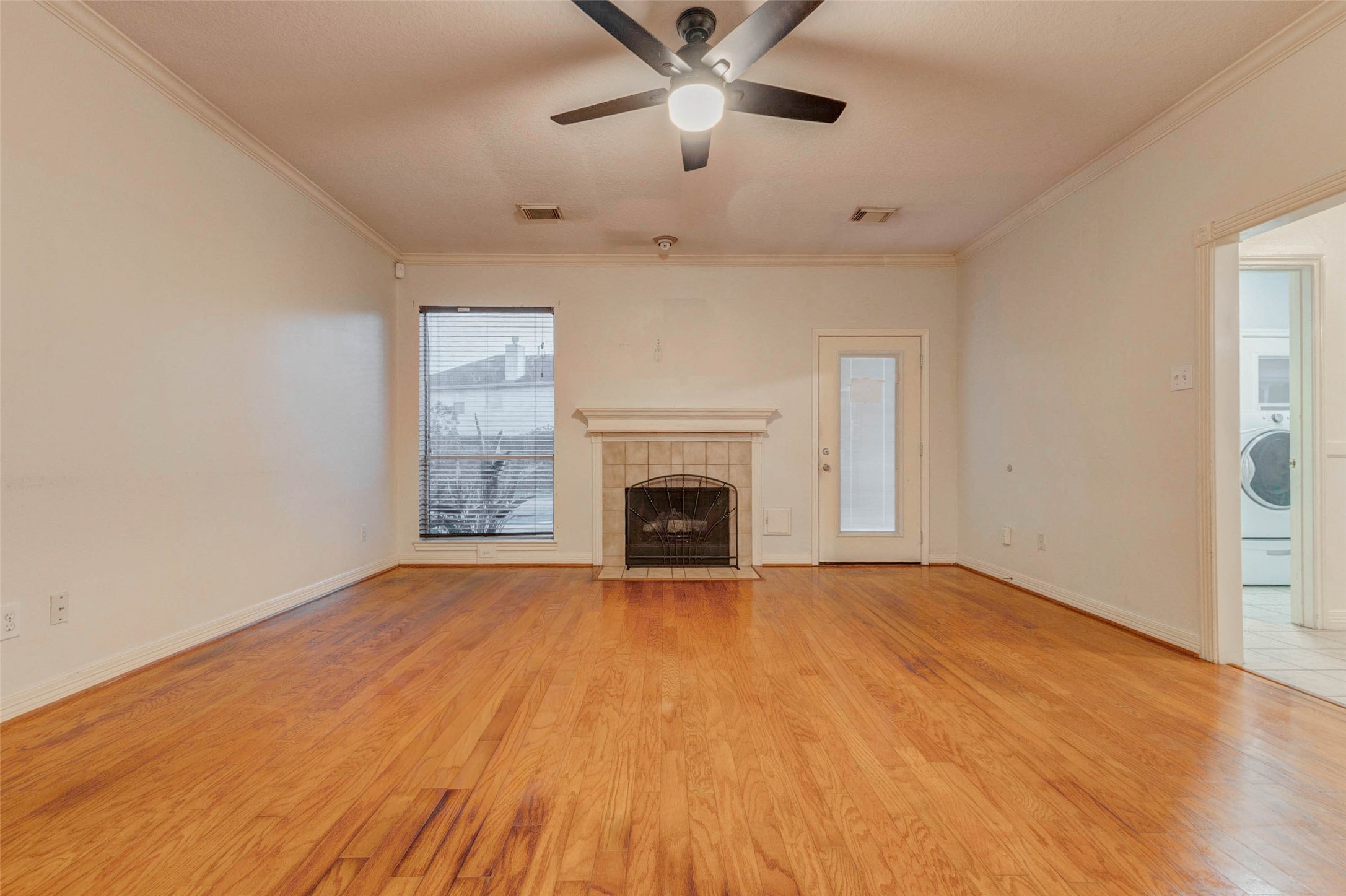 1723 Park Ridge Drive Katy, TX 77450 - Photo 10 of 28 LIVING AREA
