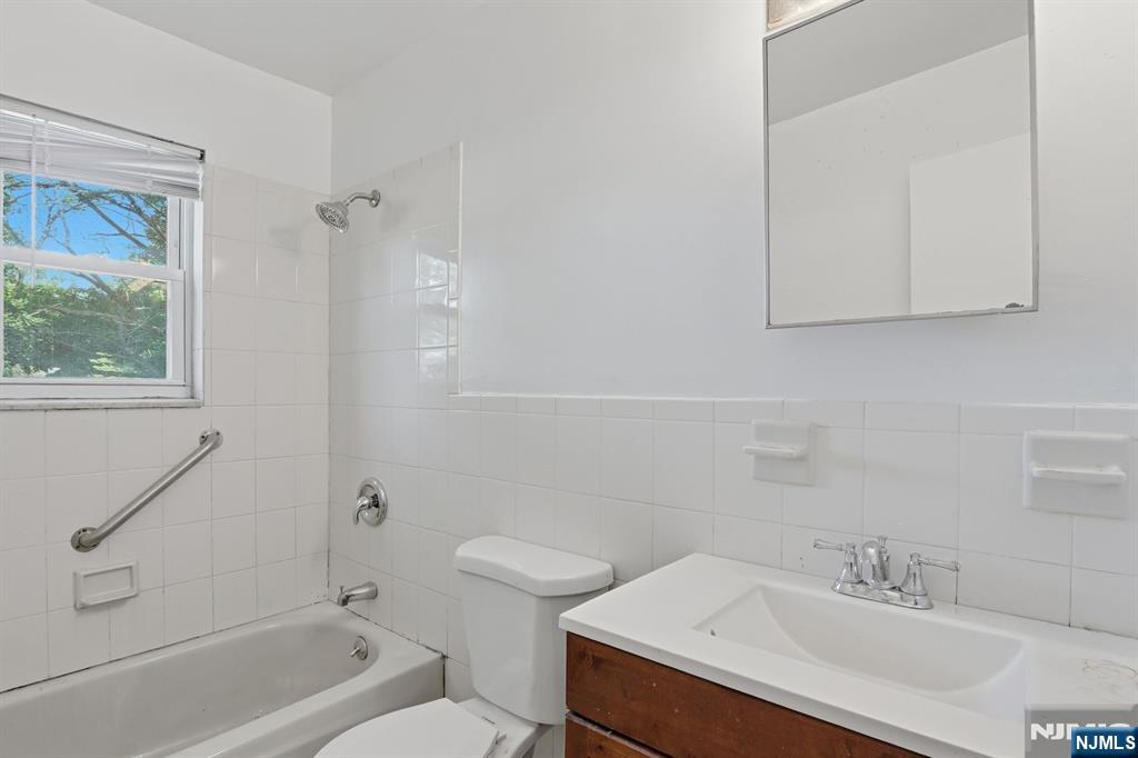 1121 Valley Road, Unit A Wayne, NJ 07470 - Photo 14 of 15