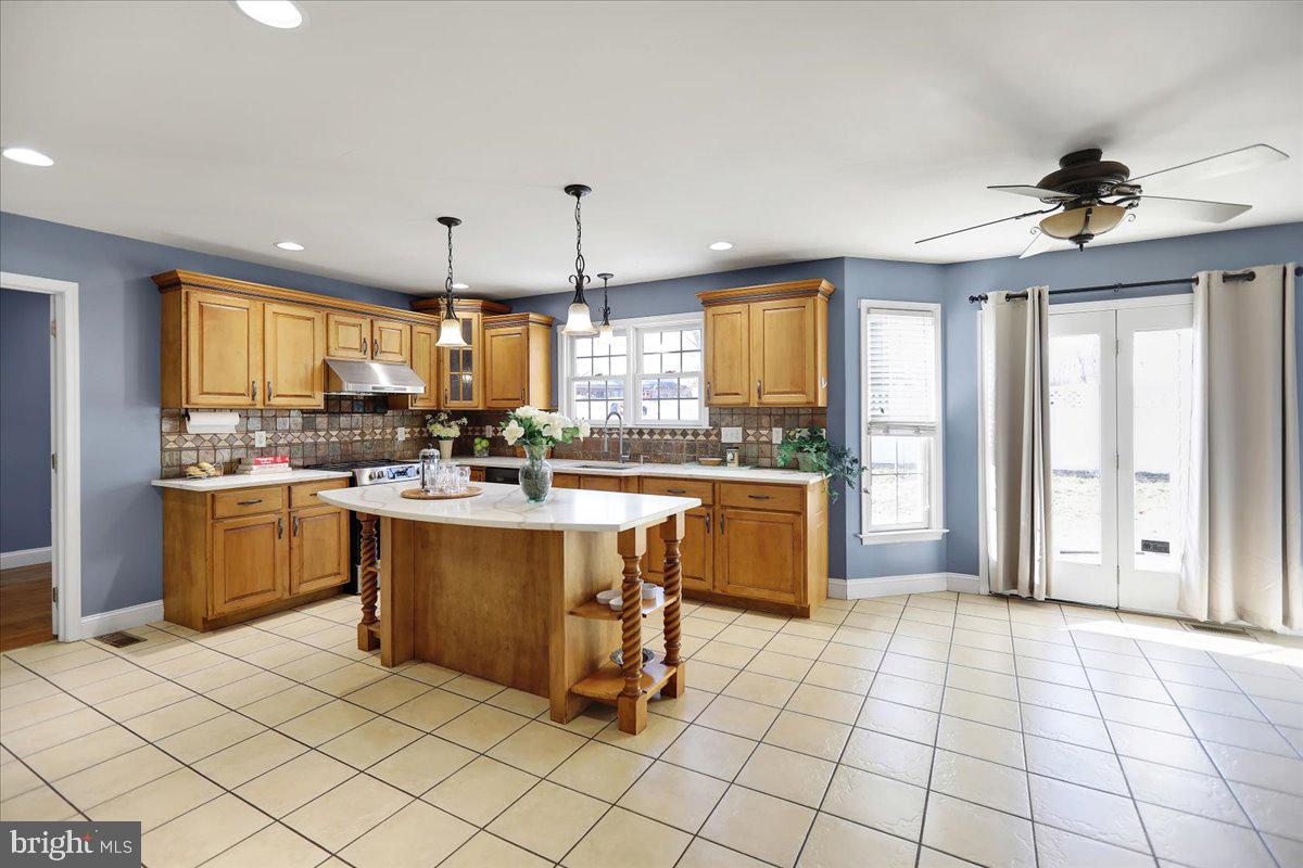 28 Hettinger Road West Lawn, PA 19609 - Photo 3 of 57 Gallery Image 3