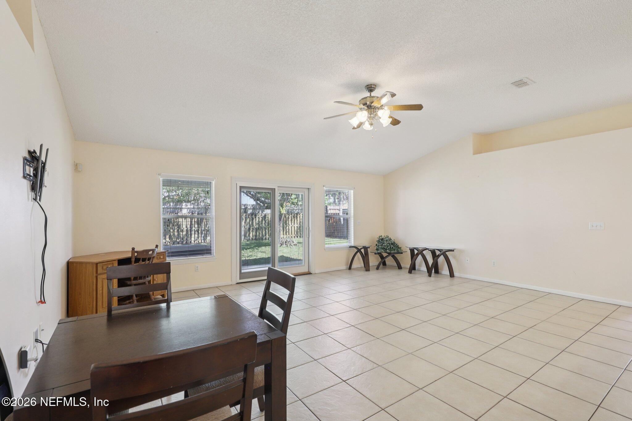 10333 Sugar Grove Road Jacksonville, FL 32221 - Photo 11 of 40 Family Room