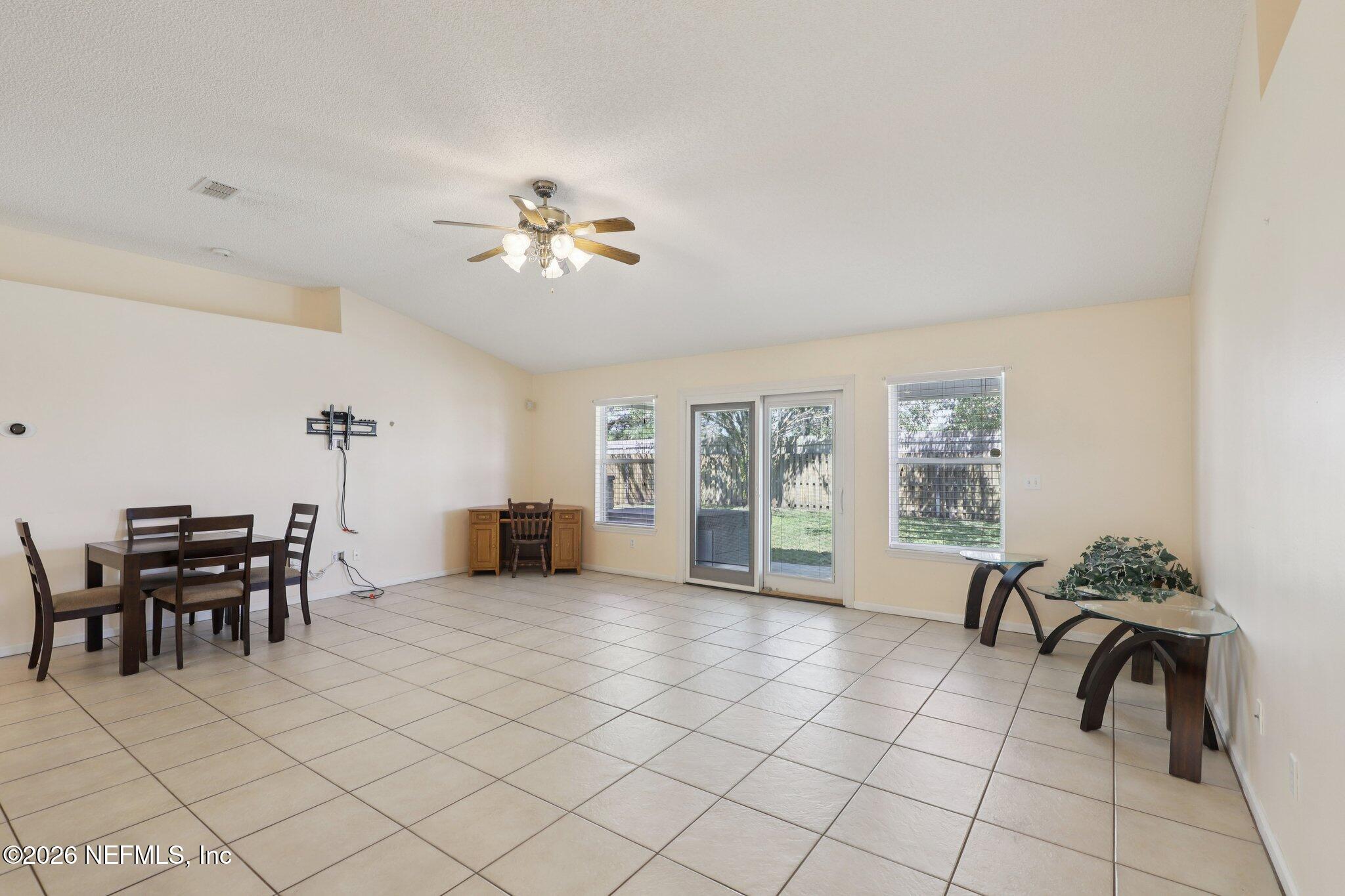 10333 Sugar Grove Road Jacksonville, FL 32221 - Photo 12 of 40 Family Room