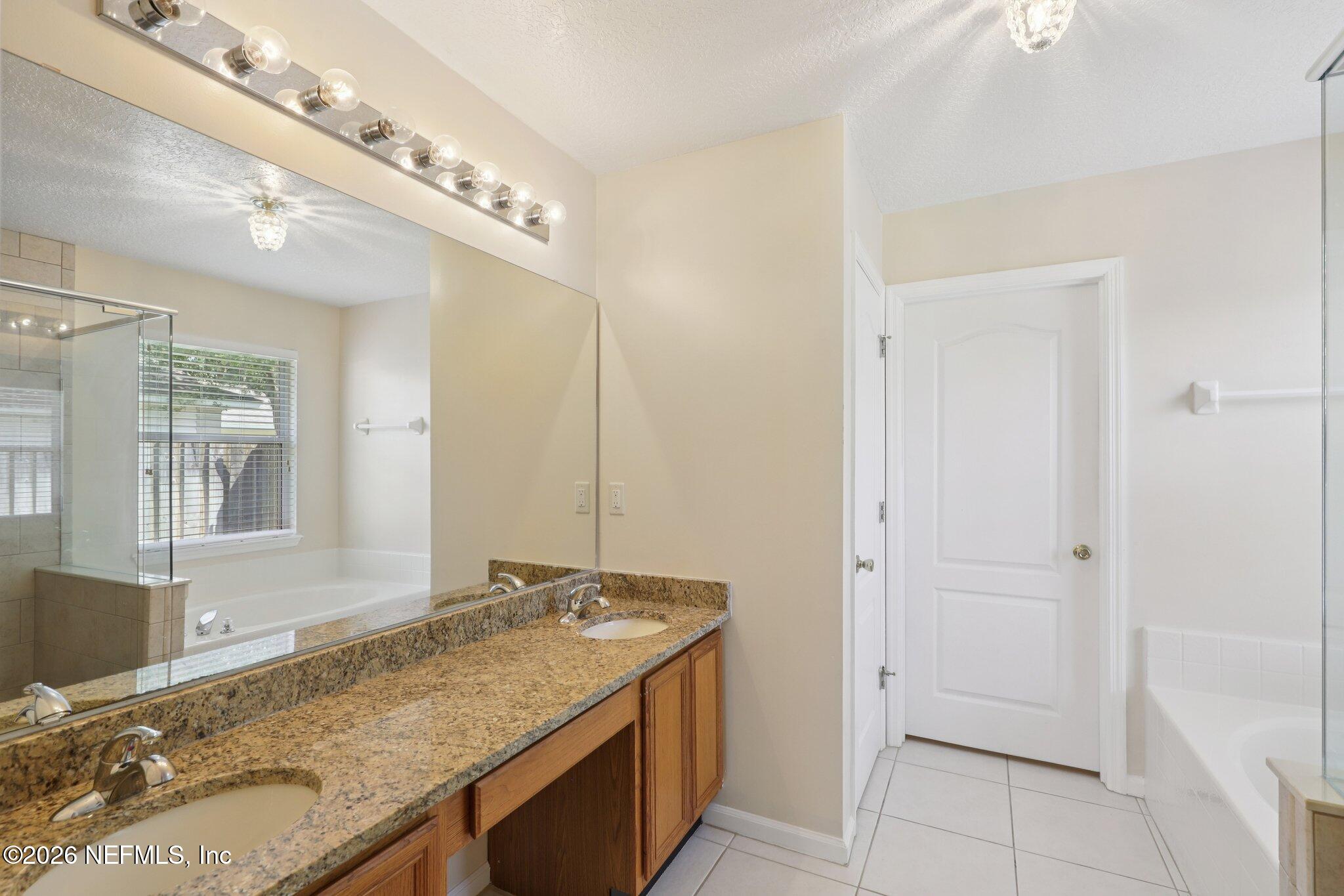 10333 Sugar Grove Road Jacksonville, FL 32221 - Photo 25 of 40 Primary Bath