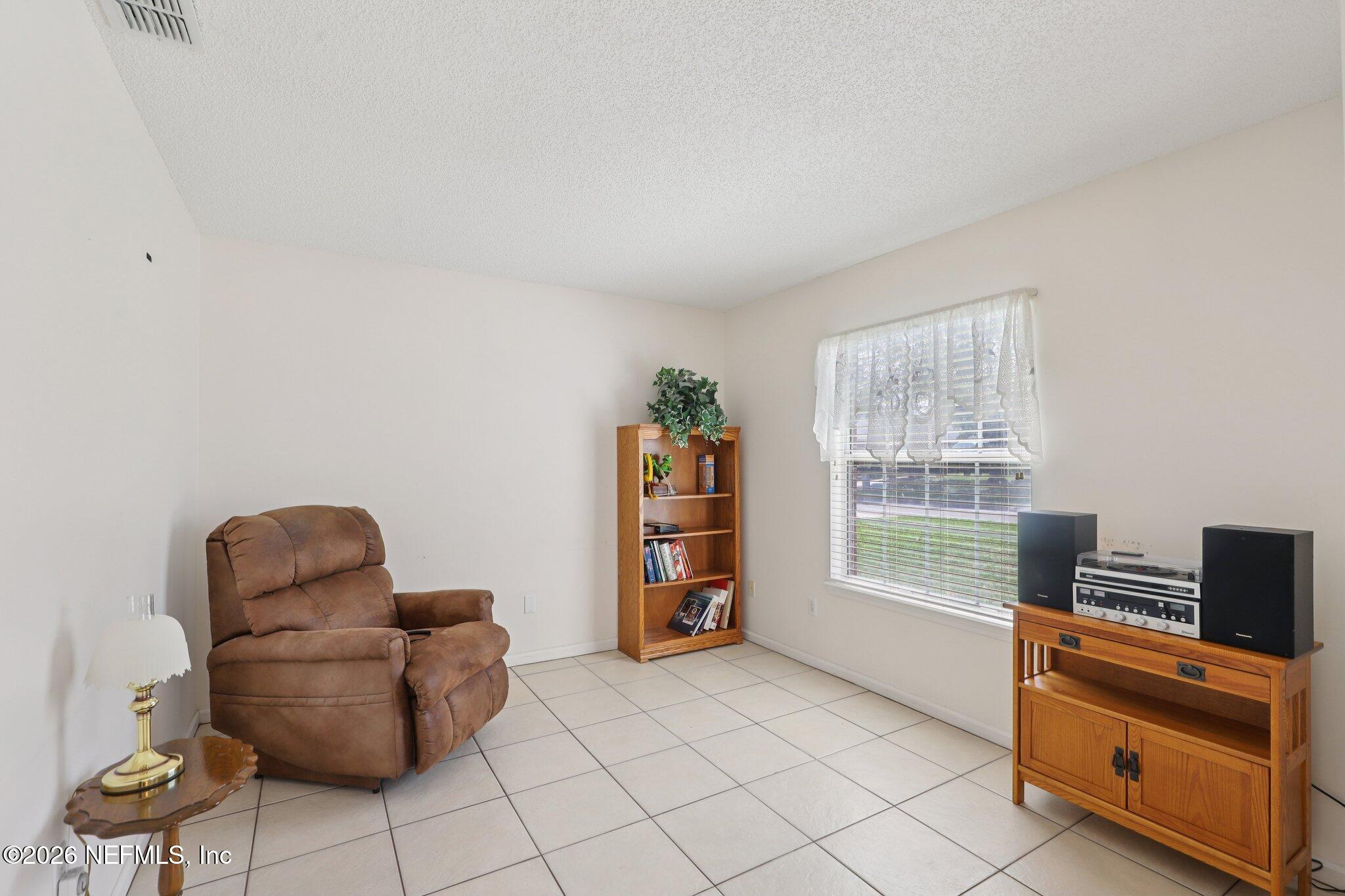 10333 Sugar Grove Road Jacksonville, FL 32221 - Photo 6 of 40 Living/Office/Flex