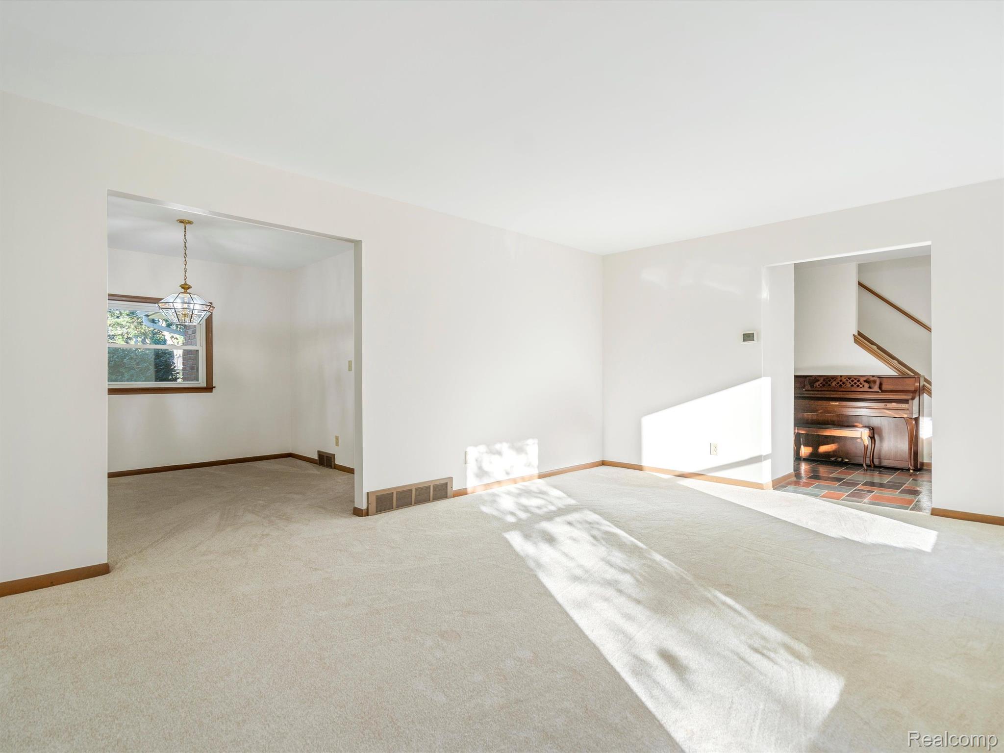 512 Old Perch Road Rochester, MI 48309 - Photo 9 of 35 Gallery Image 9