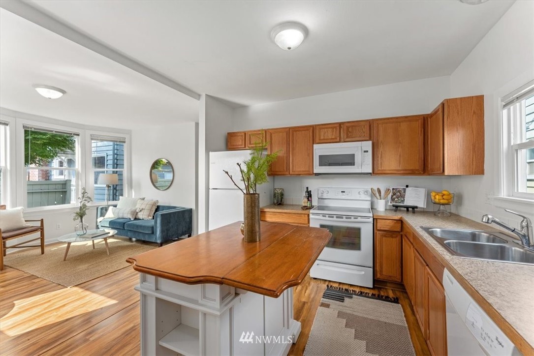 1917 Rucker Avenue Everett, WA 98201 - Photo 7 of 28 Gallery Image 7