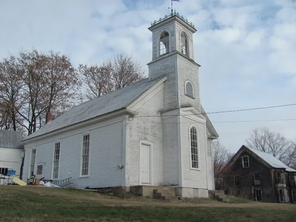 $159,900 | 20 Front Street, Sumner, ME 04292