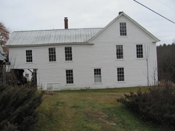 $159,900 | 20 Front Street, Sumner, ME 04292