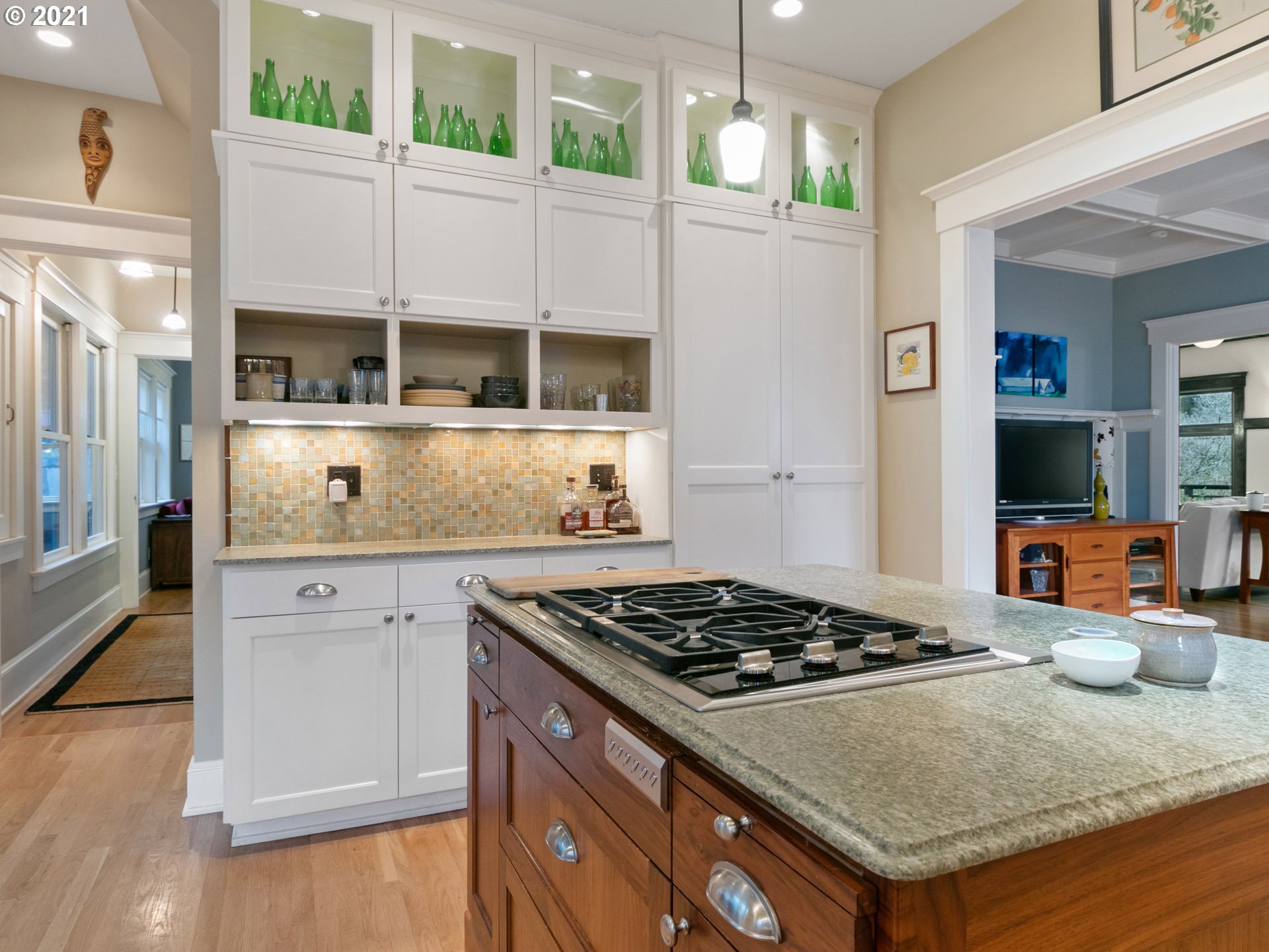 2706 Southwest Homar Avenue Portland, OR 97201 - Photo 14 of 32