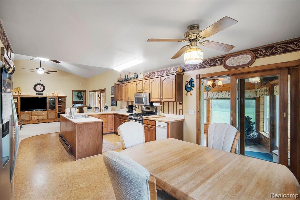 2914 North Lapeer Road Lapeer, MI 48446 - Photo 26 of 44