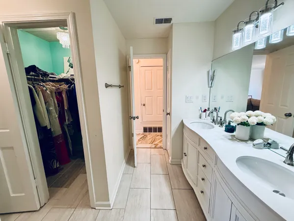 $179,900 | 6670 Pondside Circle, Unit 2, Memphis, TN 38119