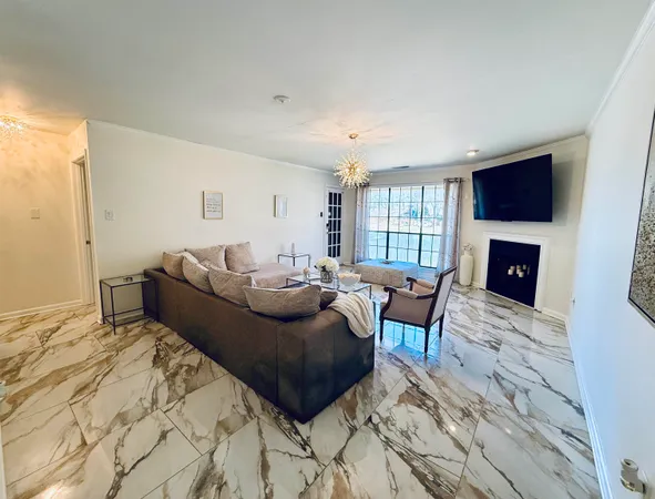 $174,900 | 6670 Pondside Circle, Unit 2, Memphis, TN 38119
