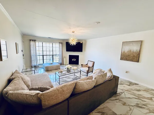 $179,900 | 6670 Pondside Circle, Unit 2, Memphis, TN 38119
