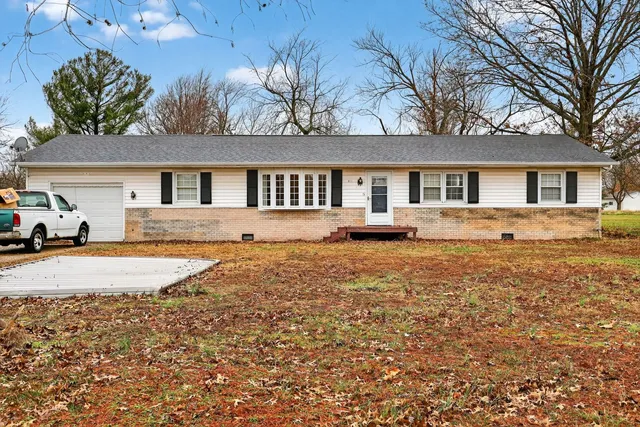 $135,000 | 1531 North Charleston Road, Salem, IL 62881