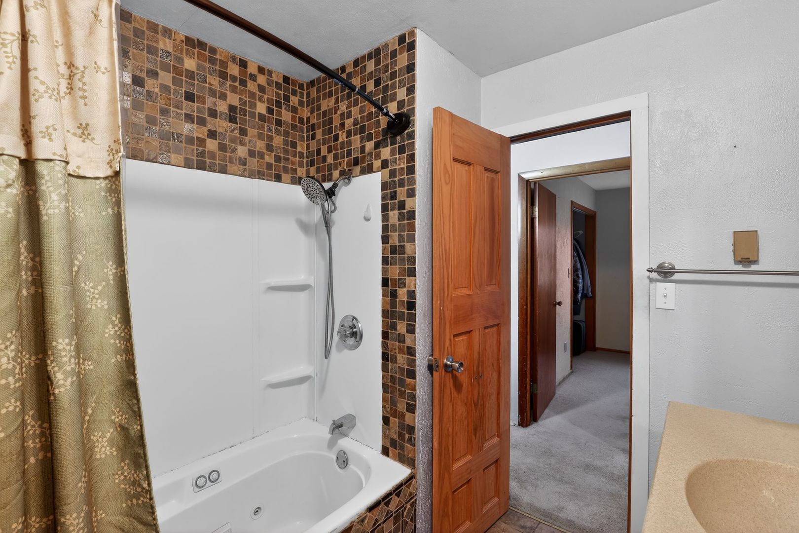 1531 North Charleston Road Salem, IL 62881 - Photo 29 of 34 a bathroom with a bathtub and a shower