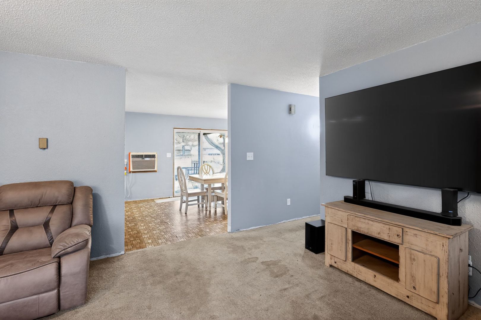 1531 North Charleston Road Salem, IL 62881 - Photo 10 of 34 a livingroom with furniture and a flat screen tv