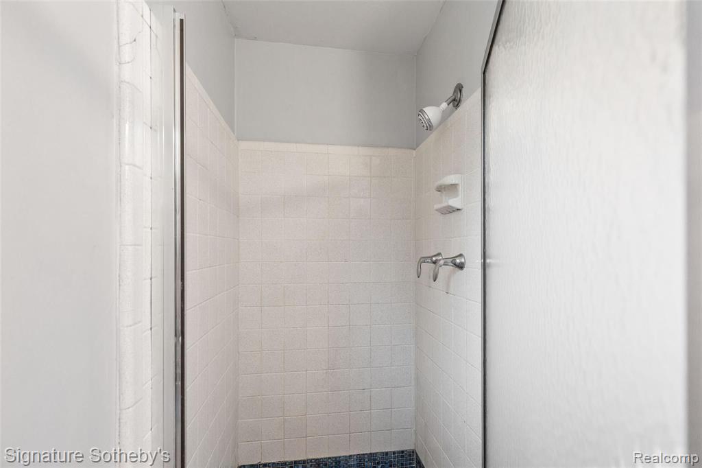 26269 Middlebelt Road Farmington Hills, MI 48334 - Photo 15 of 32