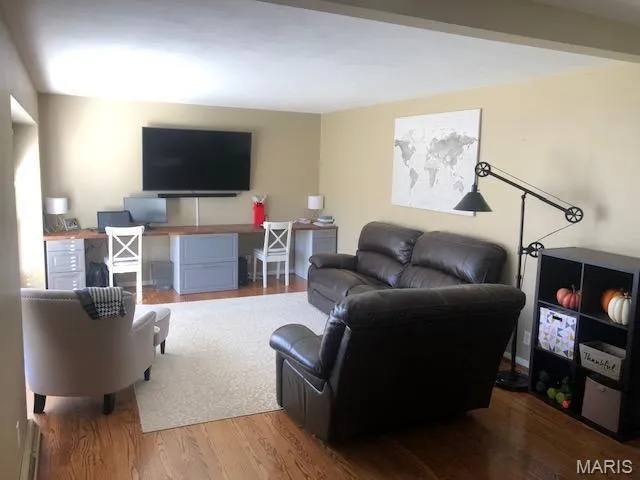 $2,350 | 9040 Crest Oak Lane, St. Louis, MO 63126