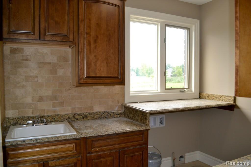11550 Erin's Way Romeo, MI 48065 - Photo 21 of 32