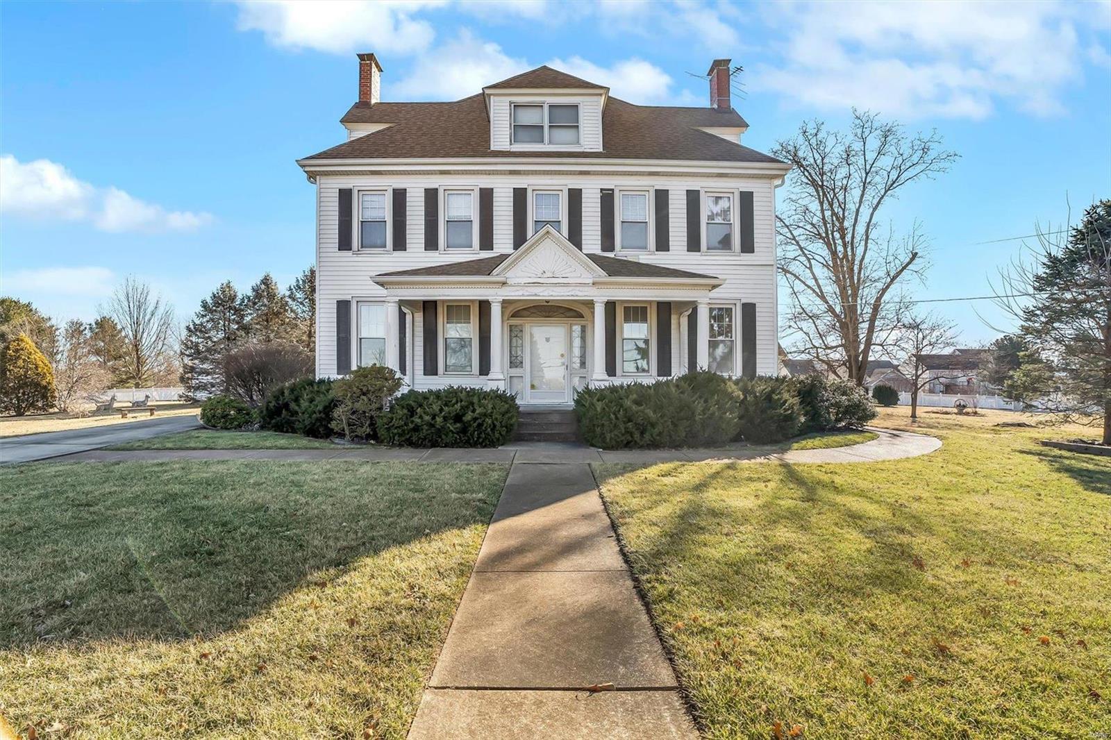 6550 Christopher Drive St. Louis, MO 63129 - Photo 1 of 53