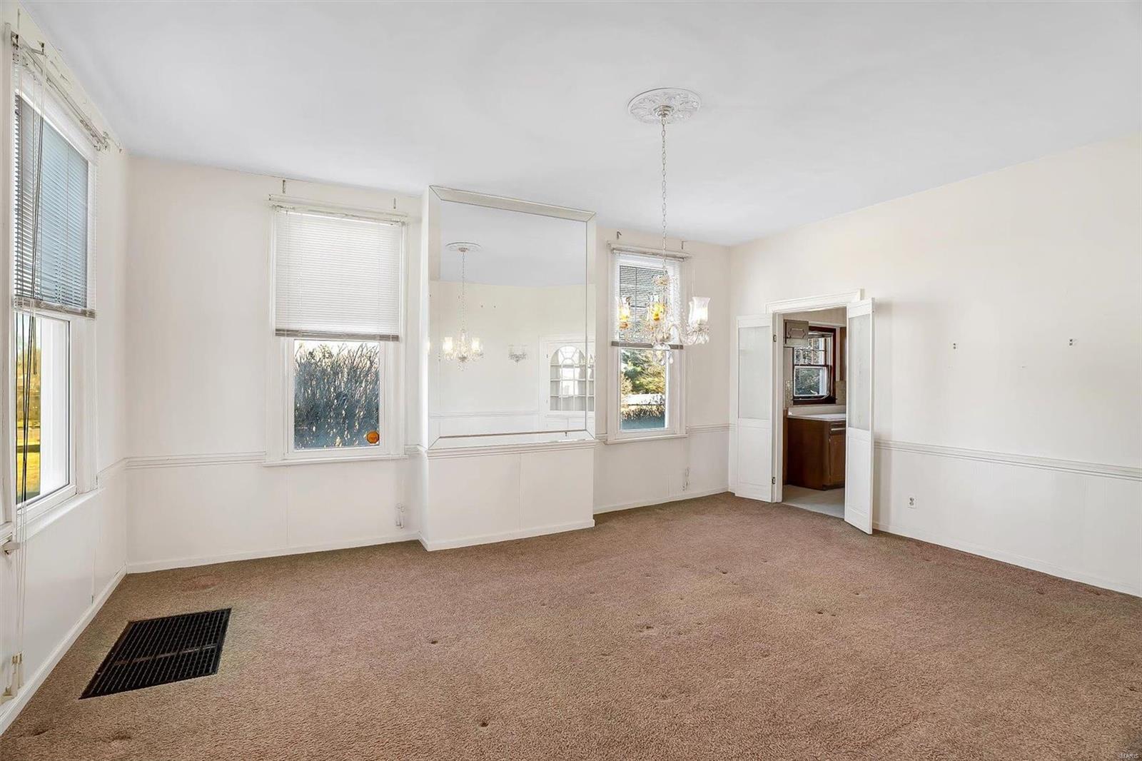 6550 Christopher Drive St. Louis, MO 63129 - Photo 13 of 53