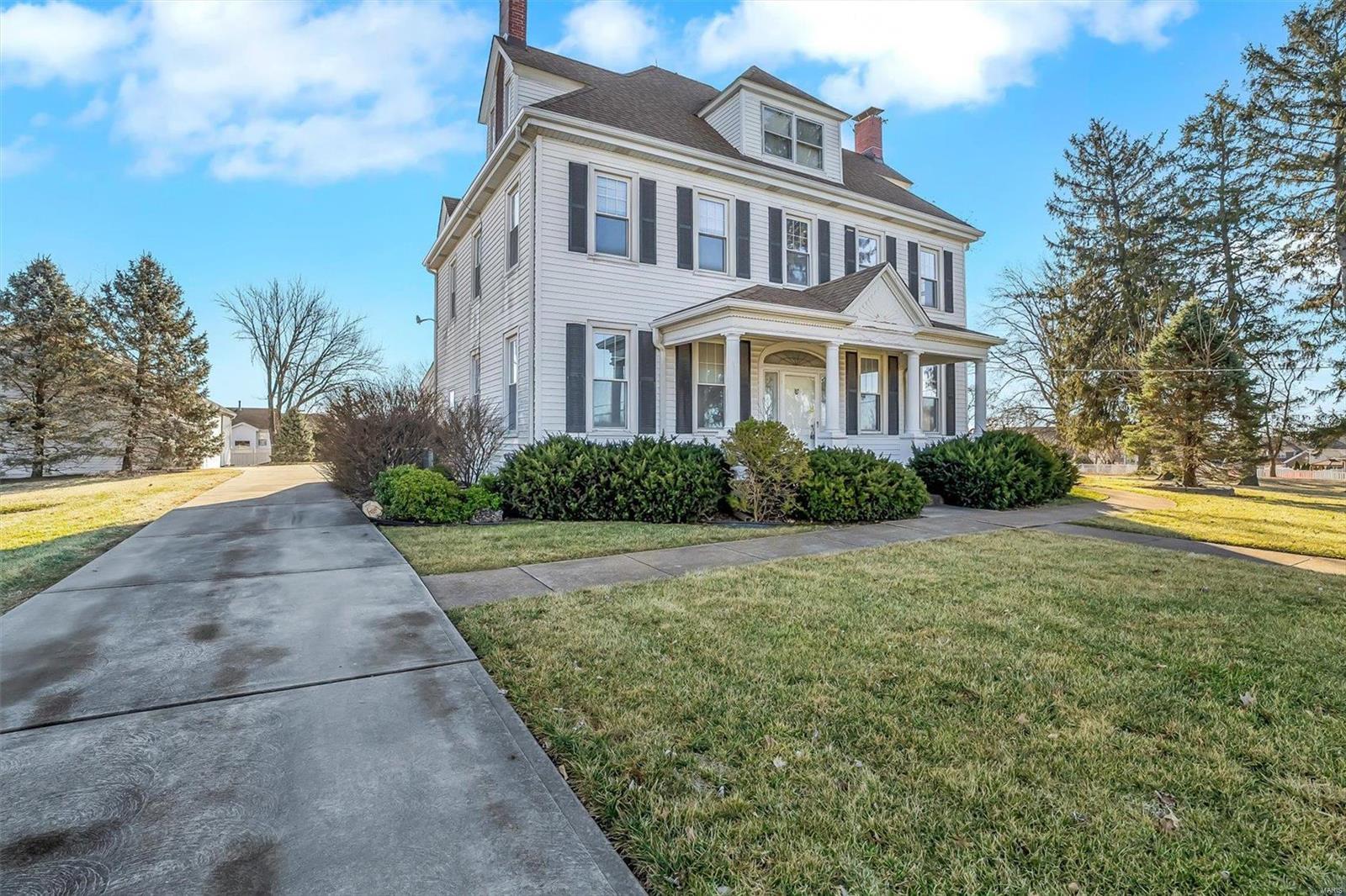 6550 Christopher Drive St. Louis, MO 63129 - Photo 2 of 53