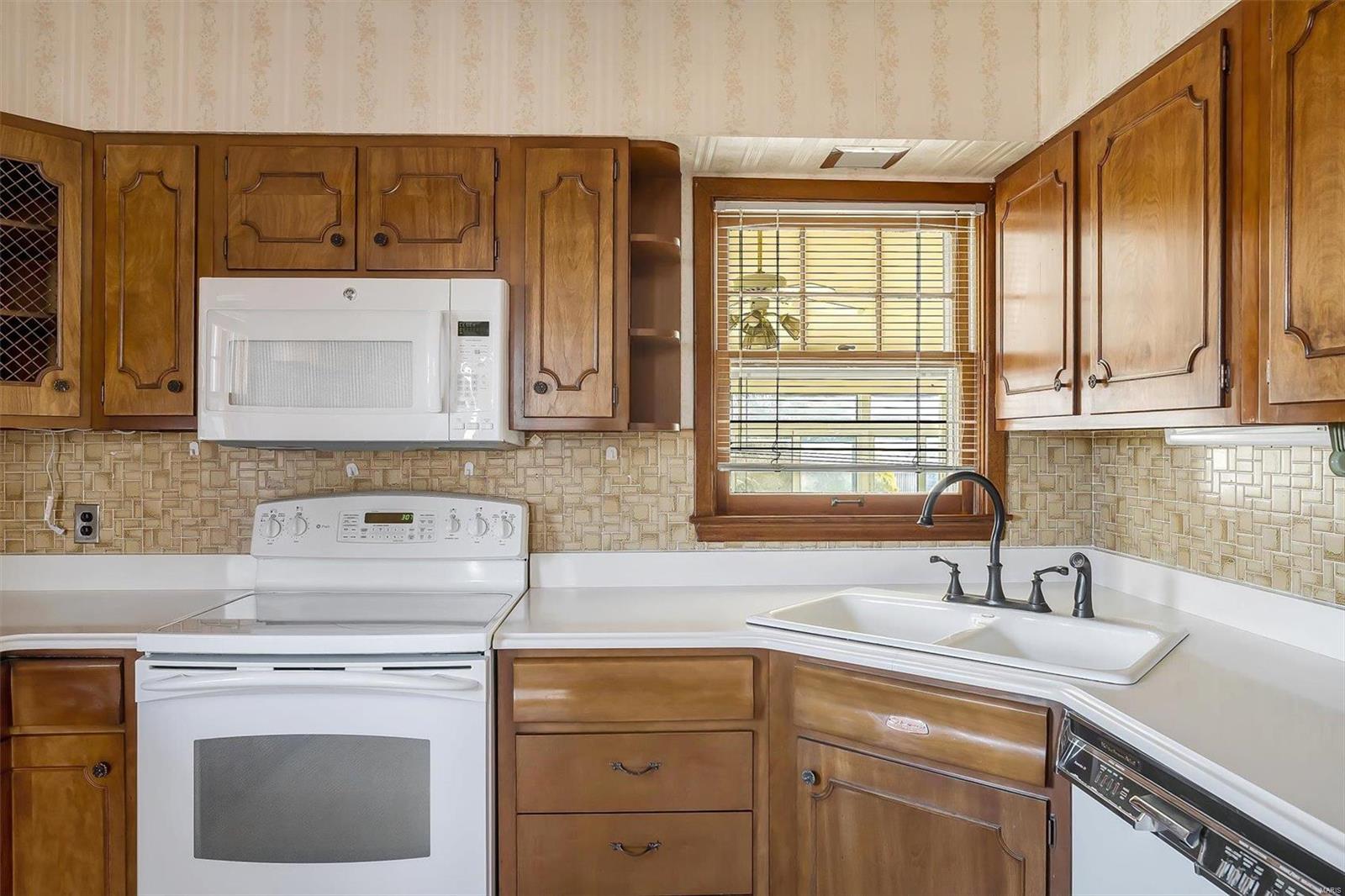 6550 Christopher Drive St. Louis, MO 63129 - Photo 33 of 53