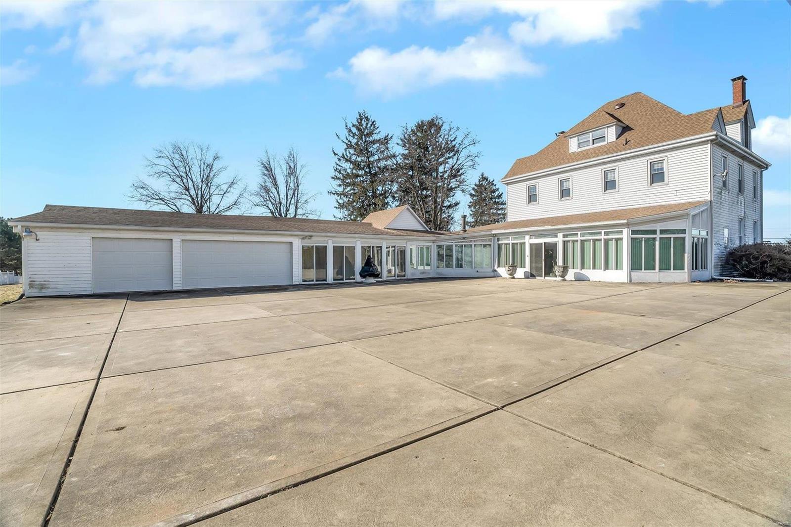 6550 Christopher Drive St. Louis, MO 63129 - Photo 5 of 53